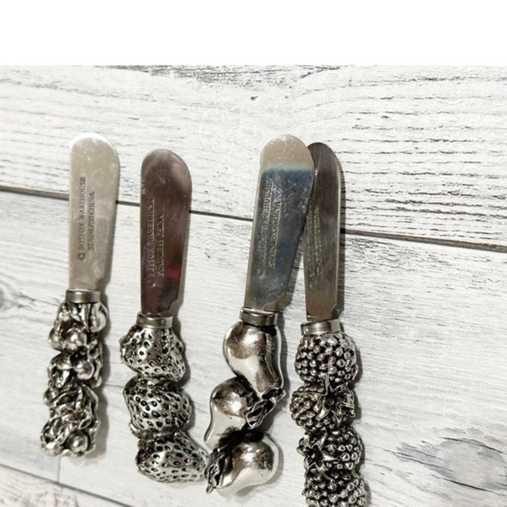 Boston Warehouse Spreaders 4 Fruit Themed Cheese/Butter Cheeseboard  Knives